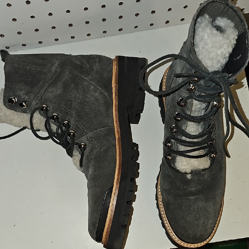 Marc Fisher Charcoal Suede Winter Boots HOT COLOR, really Comfortable 8.5 Leathr